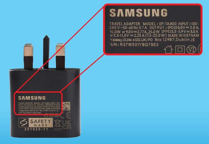 ررسی نوشته‌های روی دستگاه یا شارژر