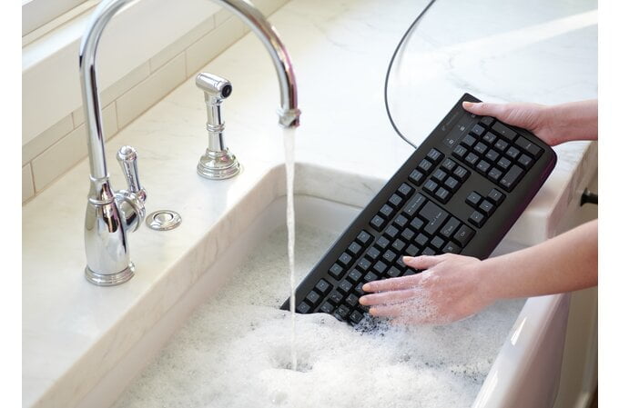 اشتباهات رایج در تمیز کردن موس و کیبورد