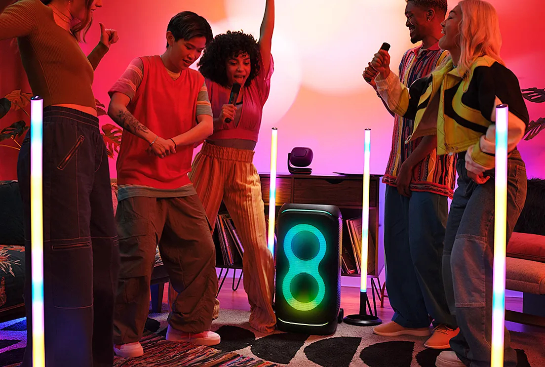 خرید لوازم دیجیتال برای دورهمی‌: اسپیکر پرتابل