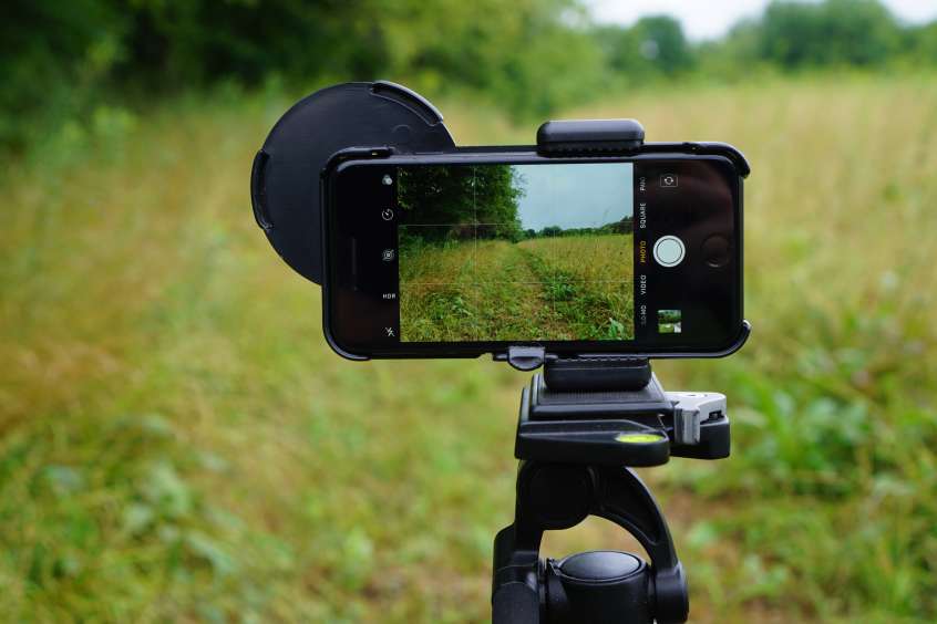 پایه موبایل برای تولید محتوا در اینستاگرام